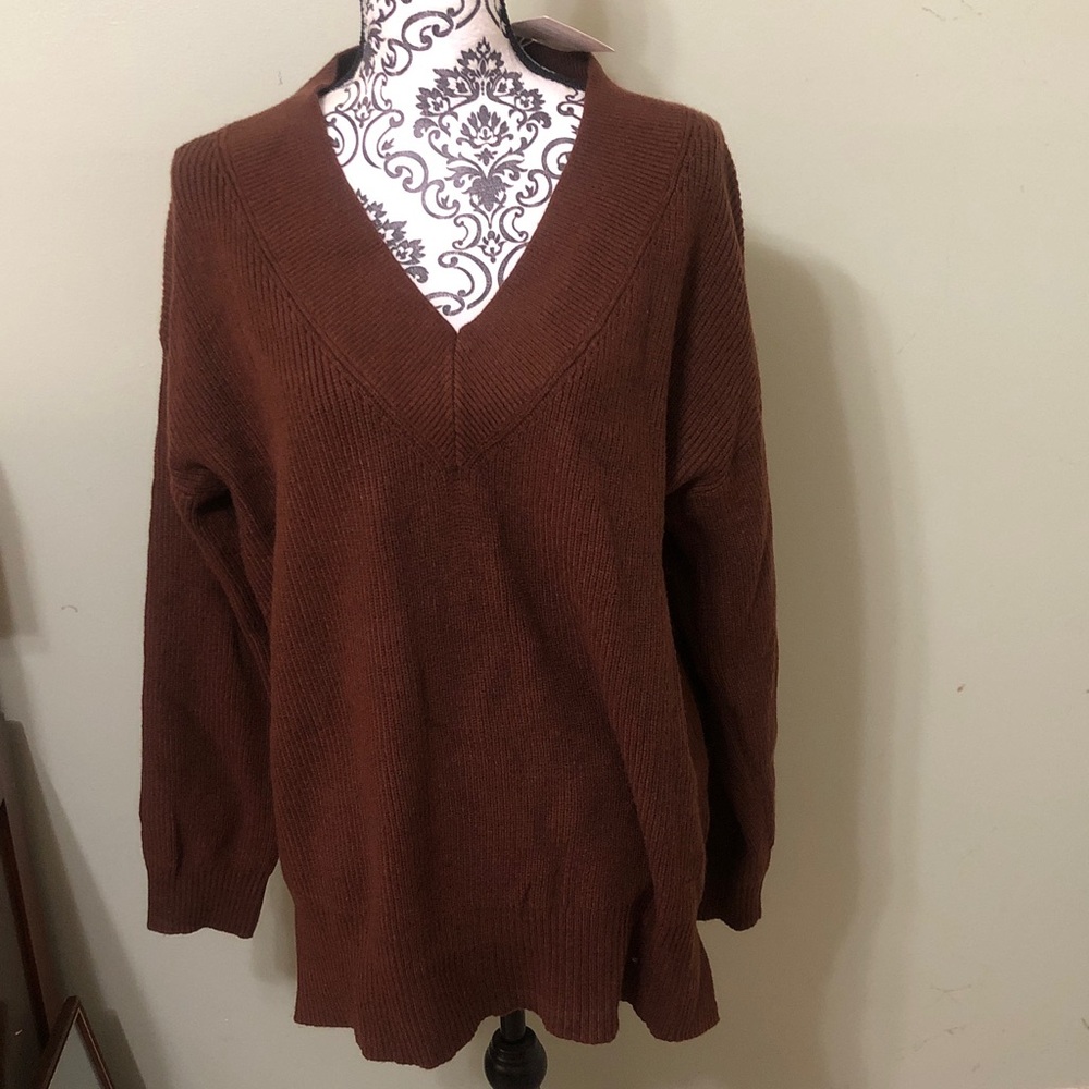 Women's V-Neck Pullover Sweater in Deep Brown